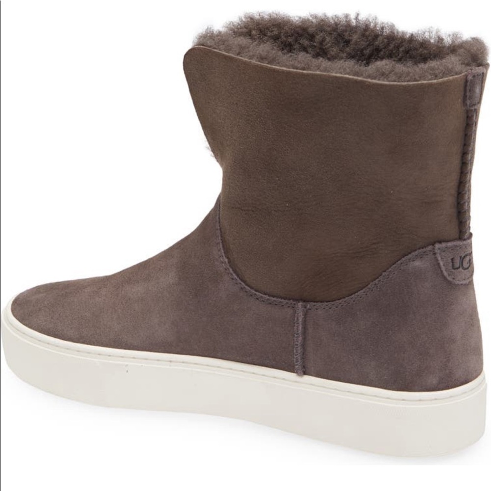 UGG®
Lynus High Top Platform
Sneaker Boot. Size 6